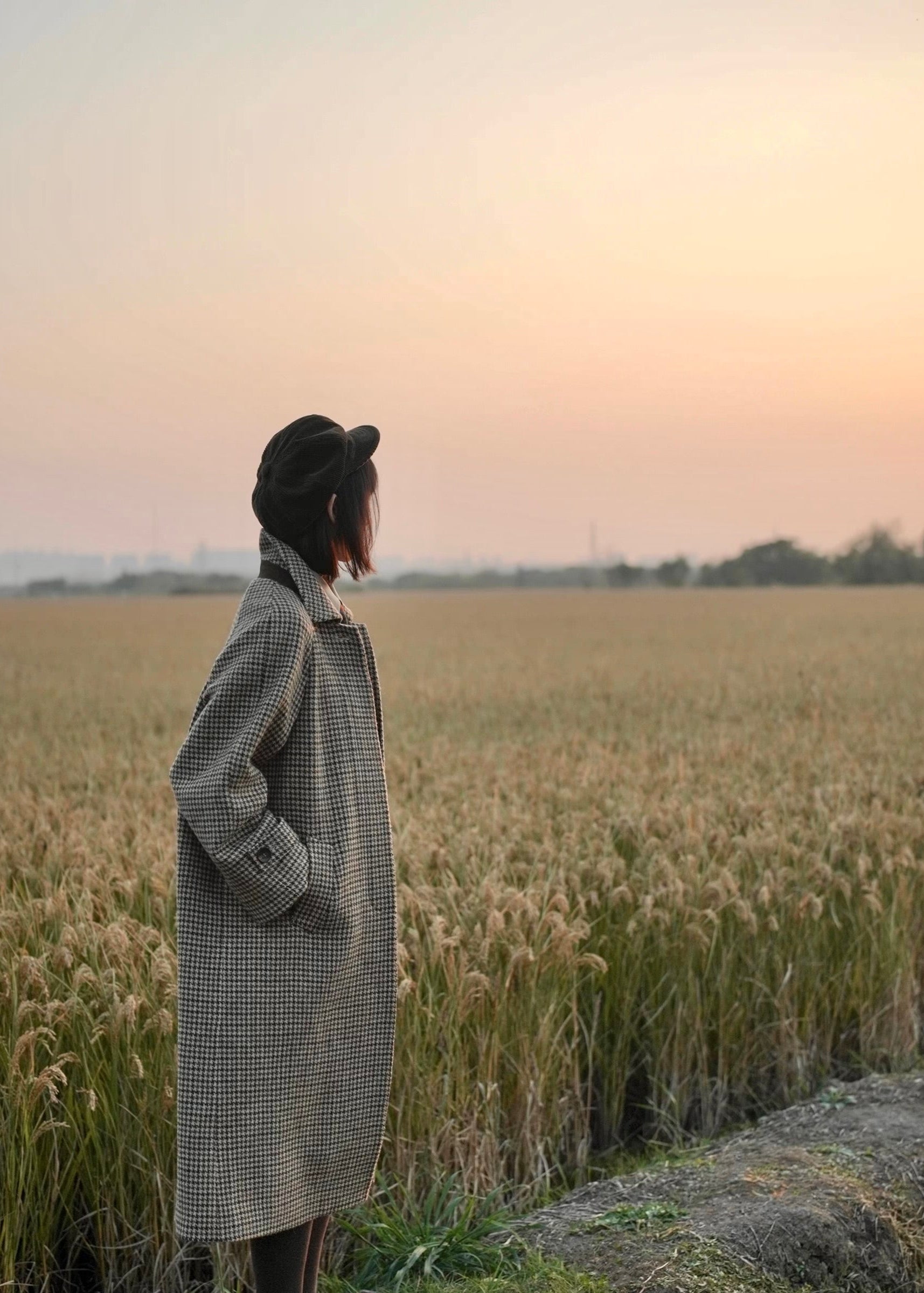 long balmaccan coat made with 100% wool with brown houndstooth pattern for women